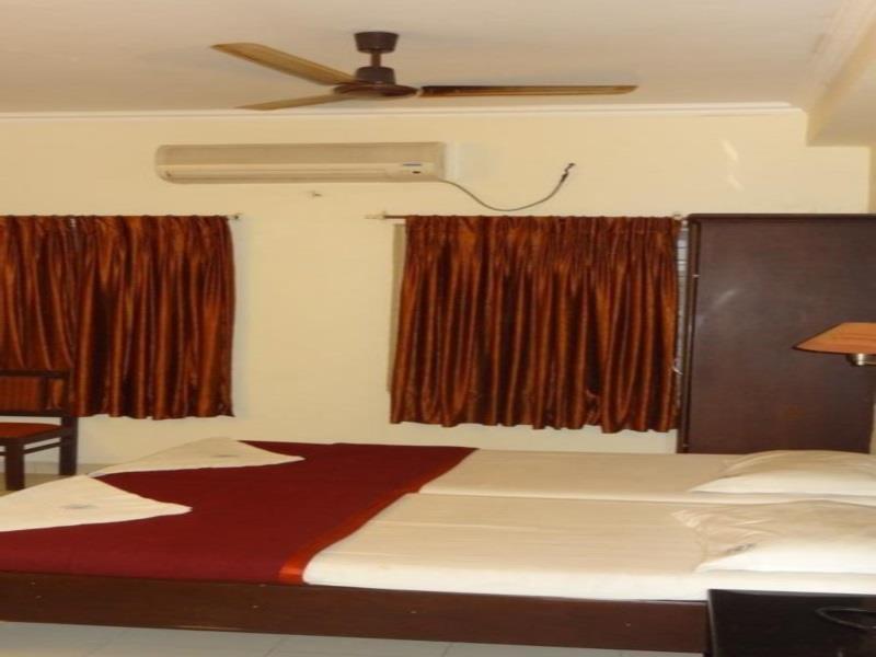 Hotel Mjm Plaza à Kochi Extérieur photo