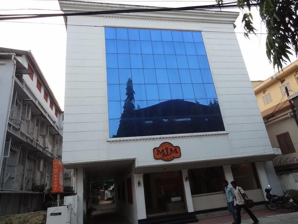 Hotel Mjm Plaza à Kochi Extérieur photo